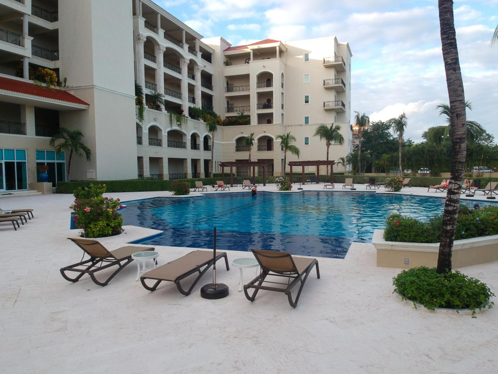 Apartment 403 Landmark Beachfront Cozumel